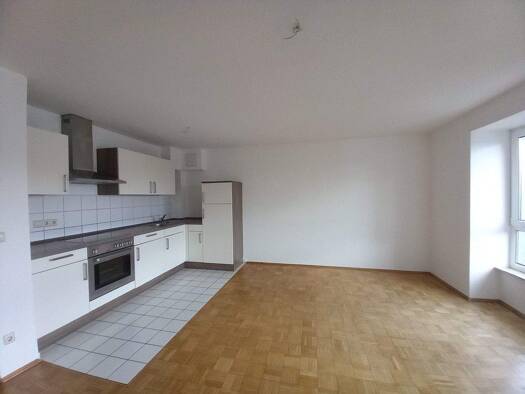 Studio zur Miete 370 € 2 Zimmer 62,7 m² 4. Geschoss Crimmitschau 08451