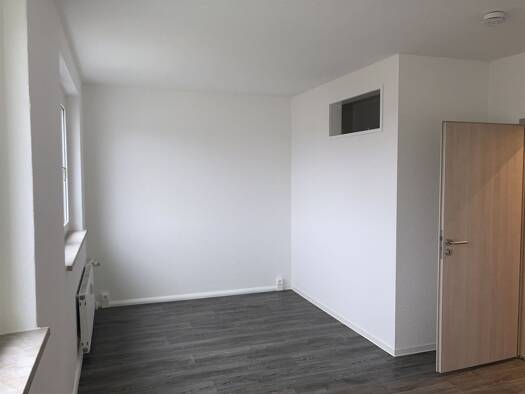 Wohnung zur Miete 348 € 2 Zimmer 57,9 m² 5. Geschoss von-Stauffenberg-Straße 7 Lugau Lugau/Erzgebirge 09385