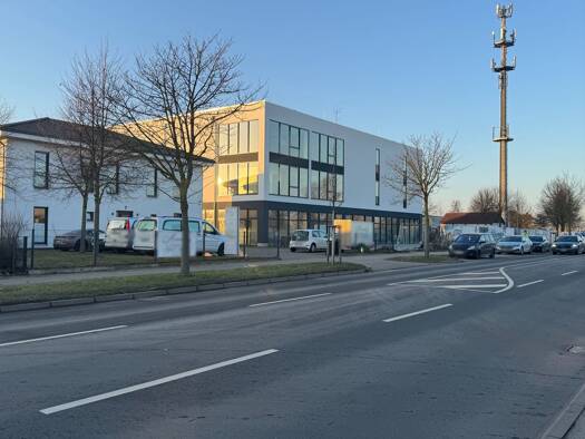 Lagerhalle zur Miete - Erstbezug provisionsfrei 12 € 1.400 m² Lagerfläche teilbar ab 500 m² Brinckmansdorf Mitte 18055