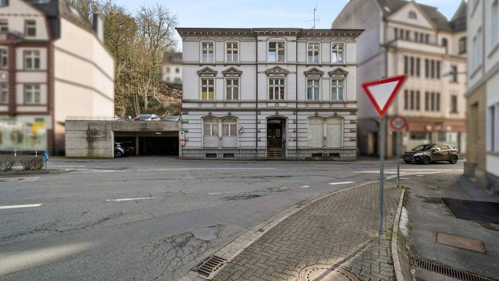 Mehrfamilienhaus zum Kauf 185.000 € 6 Zimmer 161,1 m² 614 m² Grundstück Altena 58762