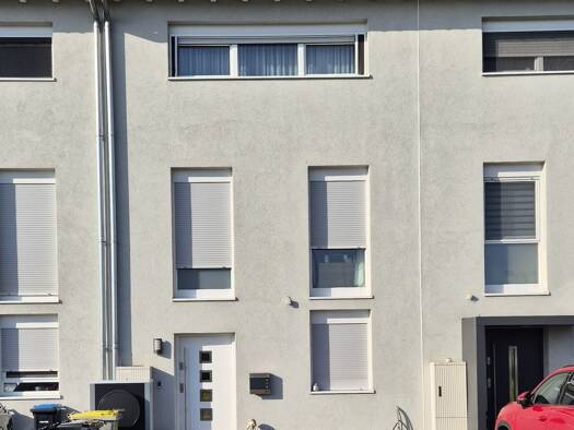 Reihenhaus zur Miete 2.150 € 4 Zimmer 130 m² 147 m² Grundstück frei ab 01.06.2026 Sandhofen Mannheim 68307