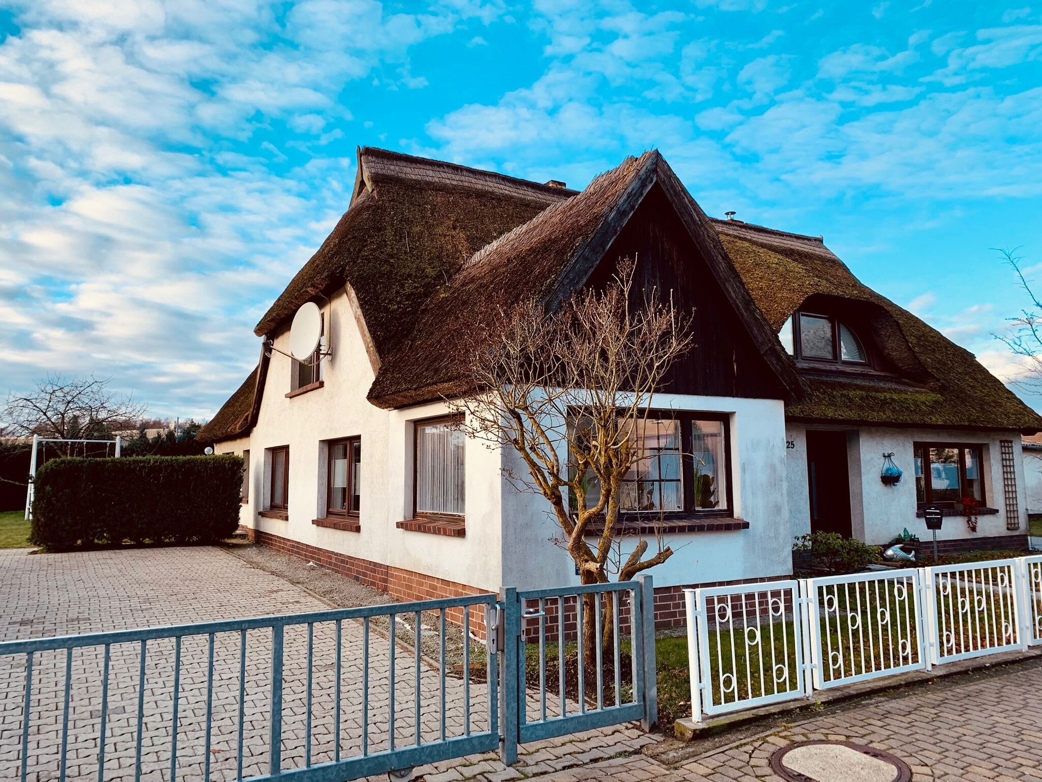 Haus zum Kauf 945.000 € 7 Zimmer 258 m²<br/>Wohnfläche 1.424 m²<br/>Grundstück Strandstr. 25 Graal-Müritz 18181