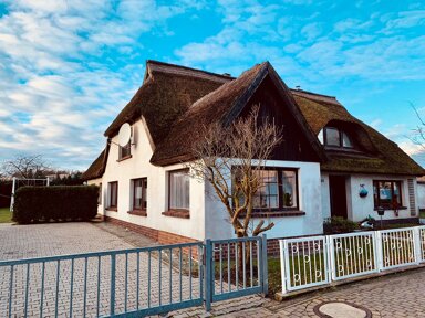 Haus zum Kauf 945.000 € 7 Zimmer 258 m² 1.424 m² Grundstück Strandstr. 25 Graal-Müritz 18181