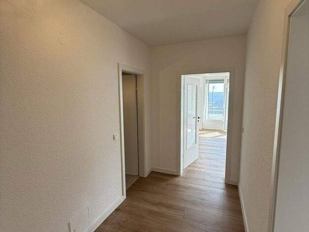 Wohnung zum Kauf provisionsfrei 184.000 € 2,5 Zimmer 72 m² 1. Geschoss Siegen 57072
