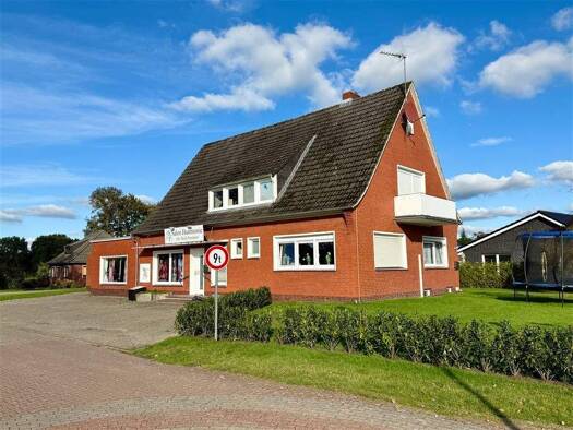 Einfamilienhaus zum Kauf als Kapitalanlage geeignet 236.000 € 8 Zimmer 241 m² 962 m² Grundstück Ostersander Ihlow , Ostfriesl 26632