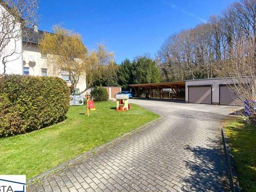 Mehrfamilienhaus zum Kauf als Kapitalanlage geeignet 295.000 € 352 m² 1.680 m² Grundstück Hauptstraße 30 a Schönau-Berzdorf Schönau-Berzdorf auf dem Eigen 02899