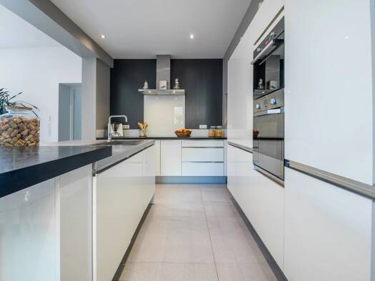 Einfamilienhaus zum Kauf 1.890.000 € 7 Zimmer 202 m² 900 m² Grundstück EYGALIERES 13810