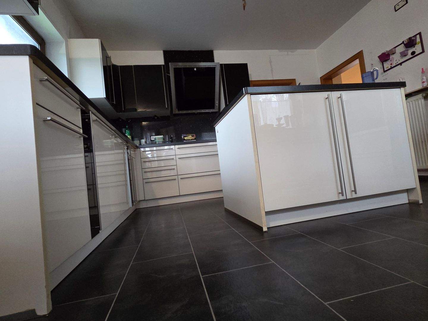 Immobilie in Ehringshausen - Exklusives Wohnen in Bestlage - Repräsentative Villa, großem Garten & hochwertiger Ausstattung - Bild 4