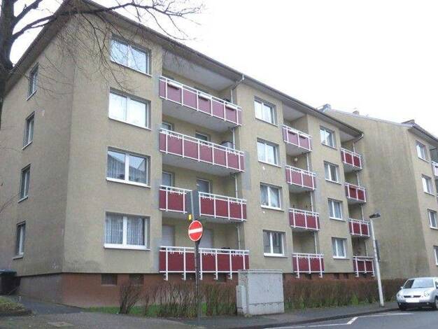 Wohnung zur Miete 720 € 4 Zimmer 79,6 m² 3. Geschoss frei ab 20.01.2026 Augustastr. 15 Solingen-Mitte Solingen 42655
