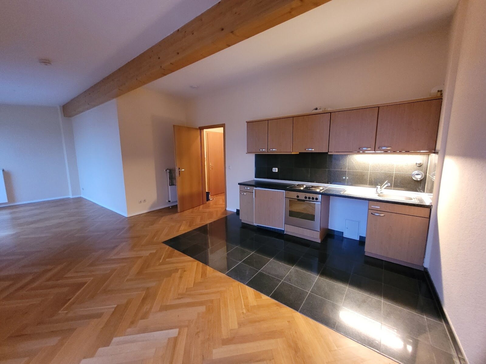 Wohnung zur Miete 413 € 1 Zimmer 47,4 m²<br/>Wohnfläche 4.<br/>Geschoss 16.01.2025<br/>Verfügbarkeit Doberaner Straße 7 Kröpeliner-Tor-Vorstadt Rostock 18057