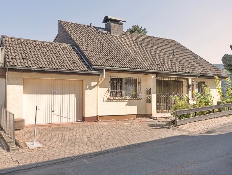 Mehrfamilienhaus zum Kauf 365.000 € 6 Zimmer 204 m²<br/>Wohnfläche 550 m²<br/>Grundstück Bad Ems 56130