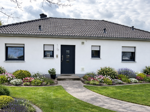 Bungalow zum Kauf 435.000 € 4 Zimmer 142 m² 650 m² Grundstück frei ab 01.07.2026 Pfofeld 91710