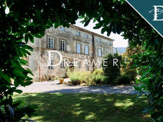 Villa zum Kauf 2.917.404 € 12 Zimmer 1.500 m² Lucca 55012