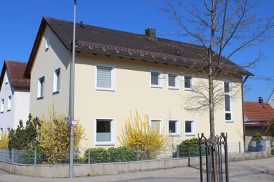 Wohnung zur Miete 730 € 3 Zimmer 75 m² 2. Geschoss Neumarkt Neumarkt in der Oberpfalz 92318