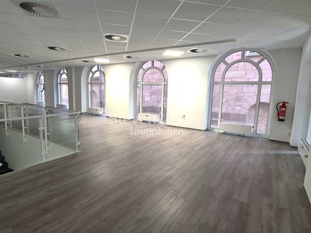 Laden zur Miete 13 € 310 m² Verkaufsfläche Nürnberg 90402