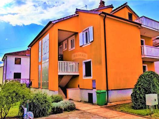Einfamilienhaus zum Kauf 580.000 € 16 Zimmer 357 m² 280 m² Grundstück Umag 52470
