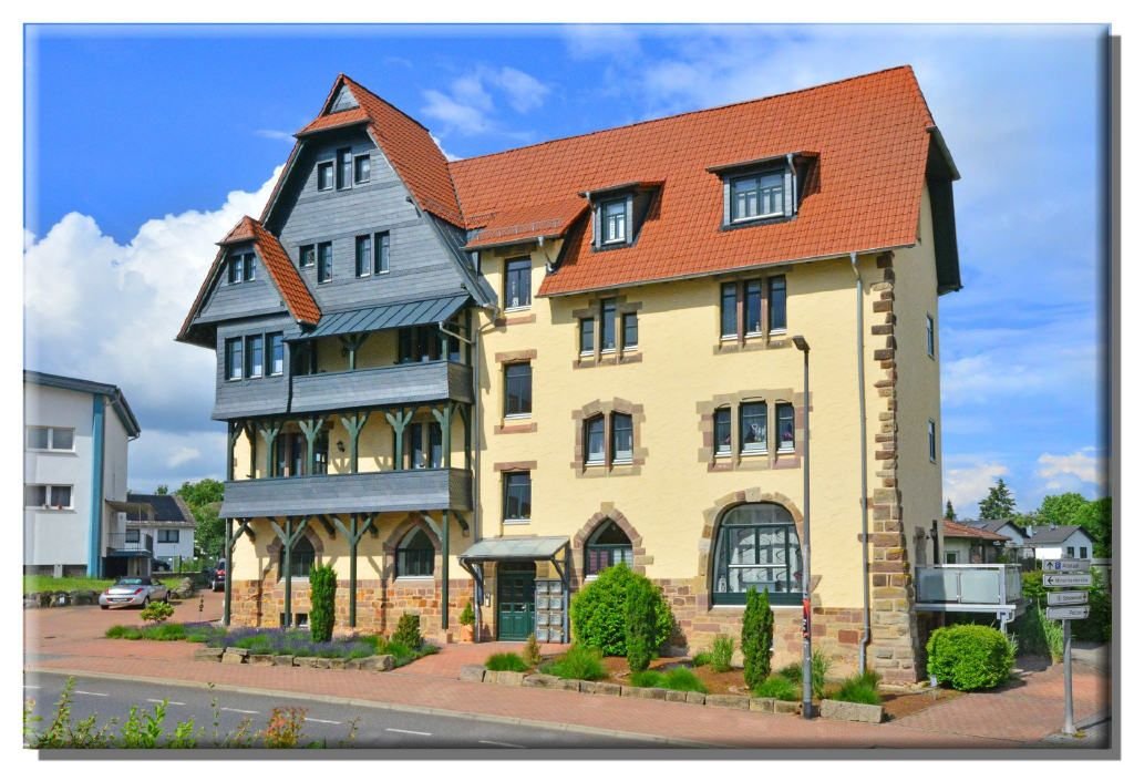 Mehrfamilienhaus zum Kauf als Kapitalanlage geeignet 1.500.000 € 20 Zimmer 645 m²<br/>Wohnfläche 813 m²<br/>Grundstück Fritzlar Fritzlar 34560