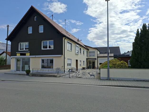 Mehrfamilienhaus zum Kauf provisionsfrei 549.000 € 11 Zimmer 480 m² 650 m² Grundstück Tassilostraße 7 Münchsmünster Münchsmünster 85126
