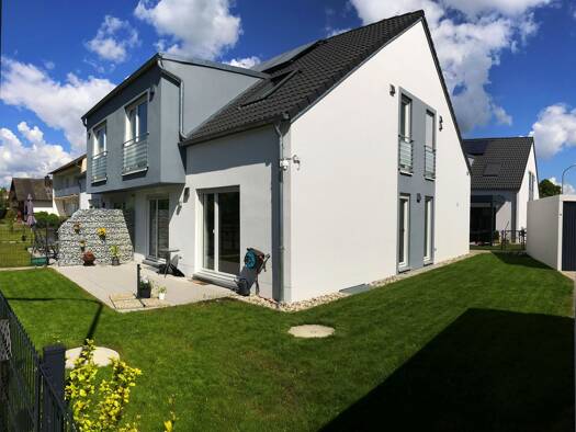 Doppelhaushälfte zur Miete 2.075 € 5 Zimmer 150 m² 235 m² Grundstück frei ab 01.02.2026 Geisenfeld 85290