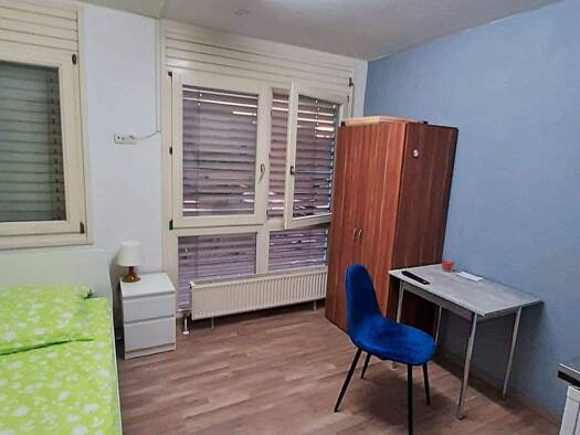 WG-Zimmer zur Miete Wohnen auf Zeit 780 € 11 m² frei ab 31.12.2025 Bahnhofplatz 0 Kornwestheim 70806