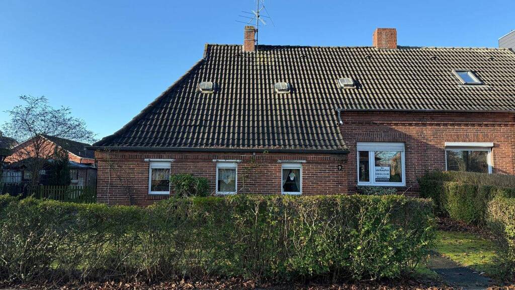 Doppelhaushälfte zum Kauf 135.000 € 3 Zimmer 100 m² 472 m² Grundstück frei ab sofort Leer 26789