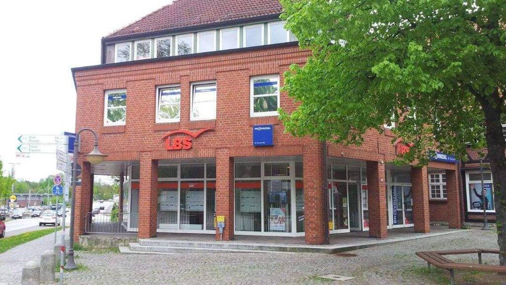 Wohnung zur Miete 900 € 2 Zimmer 95 m² 2. Geschoss frei ab sofort Lange Straße 23 Plön 24306