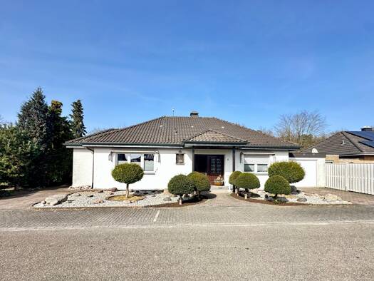 Bungalow zum Kauf 399.000 € 4 Zimmer 123 m² 500 m² Grundstück frei ab sofort Schneppenbaum Bedburg-Hau 47551