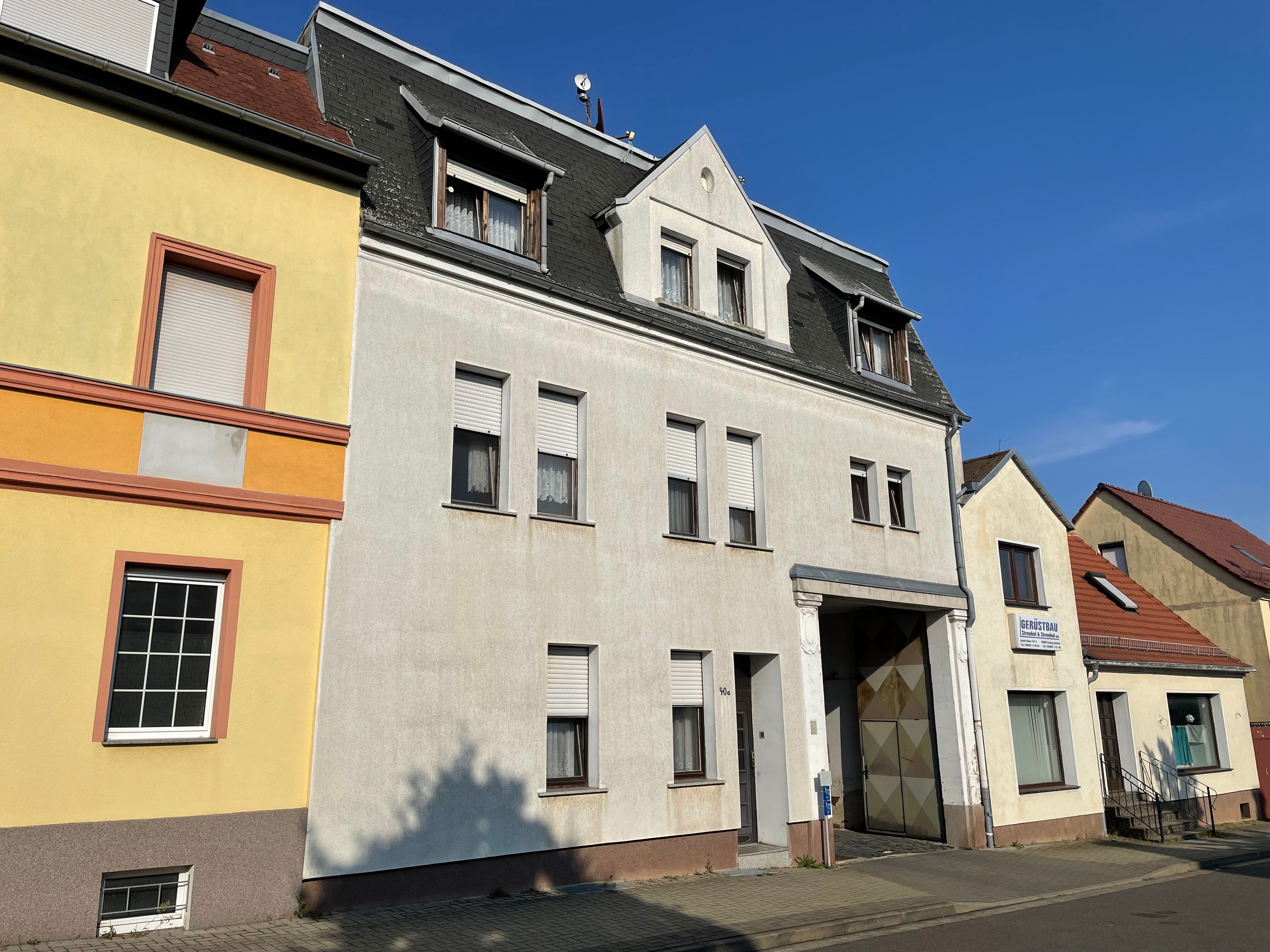 Einfamilienhaus zum Kauf 99.000 € 7 Zimmer 250 m²<br/>Wohnfläche 270 m²<br/>Grundstück Coswig Coswig 06869