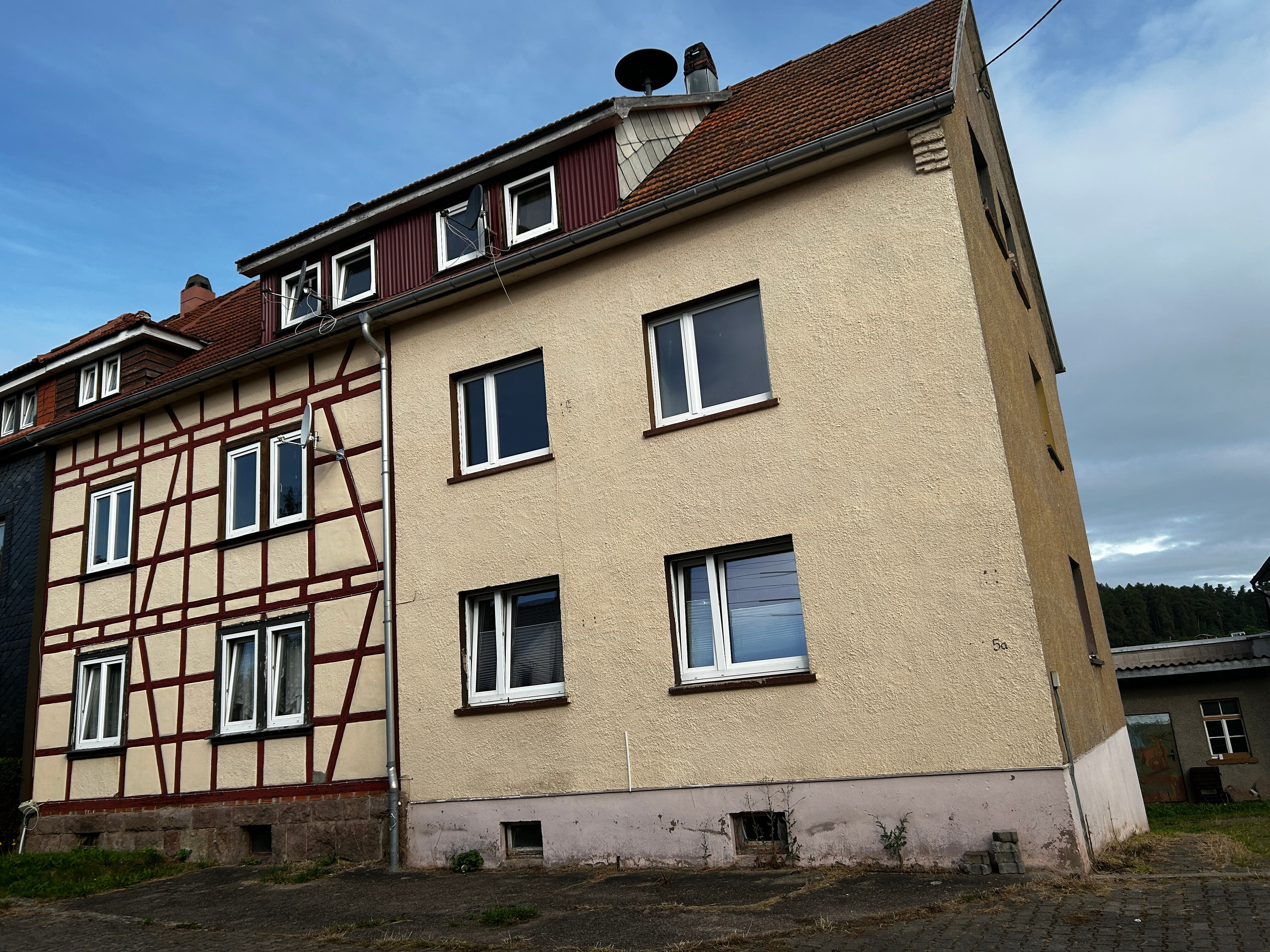 Mehrfamilienhaus zum Kauf 150.000 € 15 Zimmer 450 m²<br/>Wohnfläche 710 m²<br/>Grundstück Querstraße 5A Geratal 99330