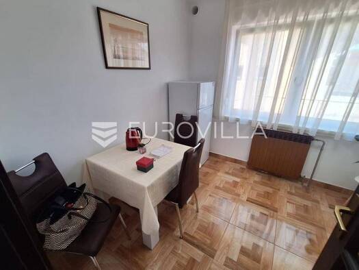 Einfamilienhaus zur Miete 1.400 € 3 Zimmer 95 m² Gornje Mekušje Karlovac 47000