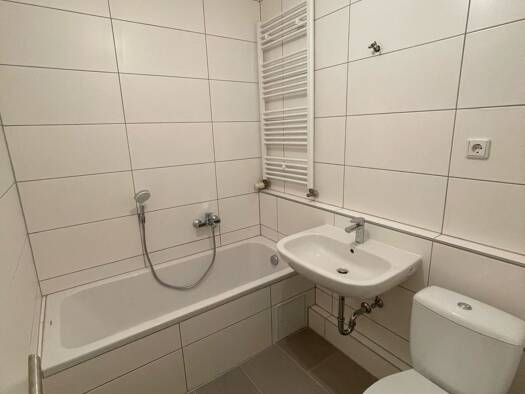 Wohnung zur Miete 760 € 2,5 Zimmer 65 m² Geschoss 3/10 frei ab 01.03.2026 Albrecht-Dürer-Ring 16 Frankenthal Frankenthal (Pfalz) 67227