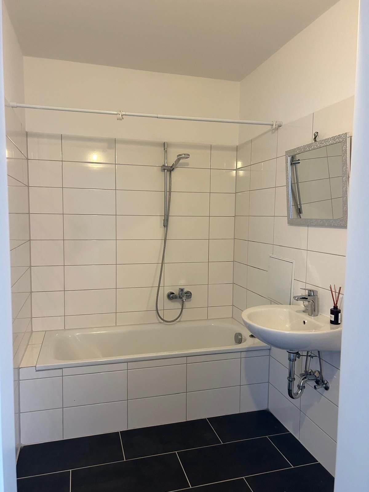 Wohnung zur Miete 980 € 3 Zimmer 77 m²<br/>Wohnfläche 4.<br/>Geschoss Schillerstr. 11 Bischofsheim Maintal 63477