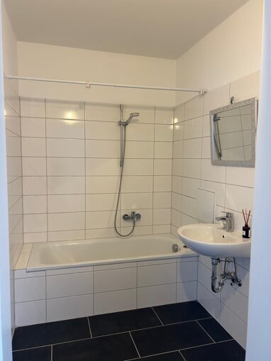 Wohnung zur Miete 980 € 3 Zimmer 77 m² 4. Geschoss Schillerstr. 11 Bischofsheim Maintal 63477