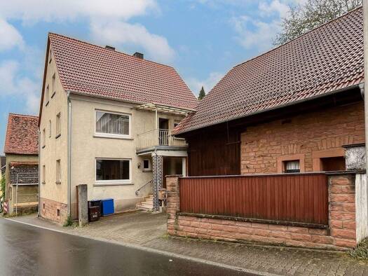 Einfamilienhaus zum Kauf provisionsfrei 149.000 € 7,5 Zimmer 150 m² 521 m² Grundstück Hausen 63840