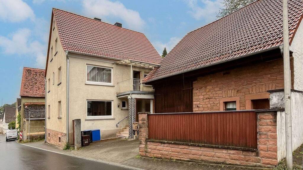 Einfamilienhaus zum Kauf provisionsfrei 149.000 € 7,5 Zimmer 150 m² 521 m² Grundstück Hausen 63840