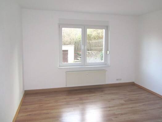 Wohnung zur Miete 360 € 3 Zimmer 60 m² Dr.-Külz-Straße 3 b Pölzig Pölzig 07554