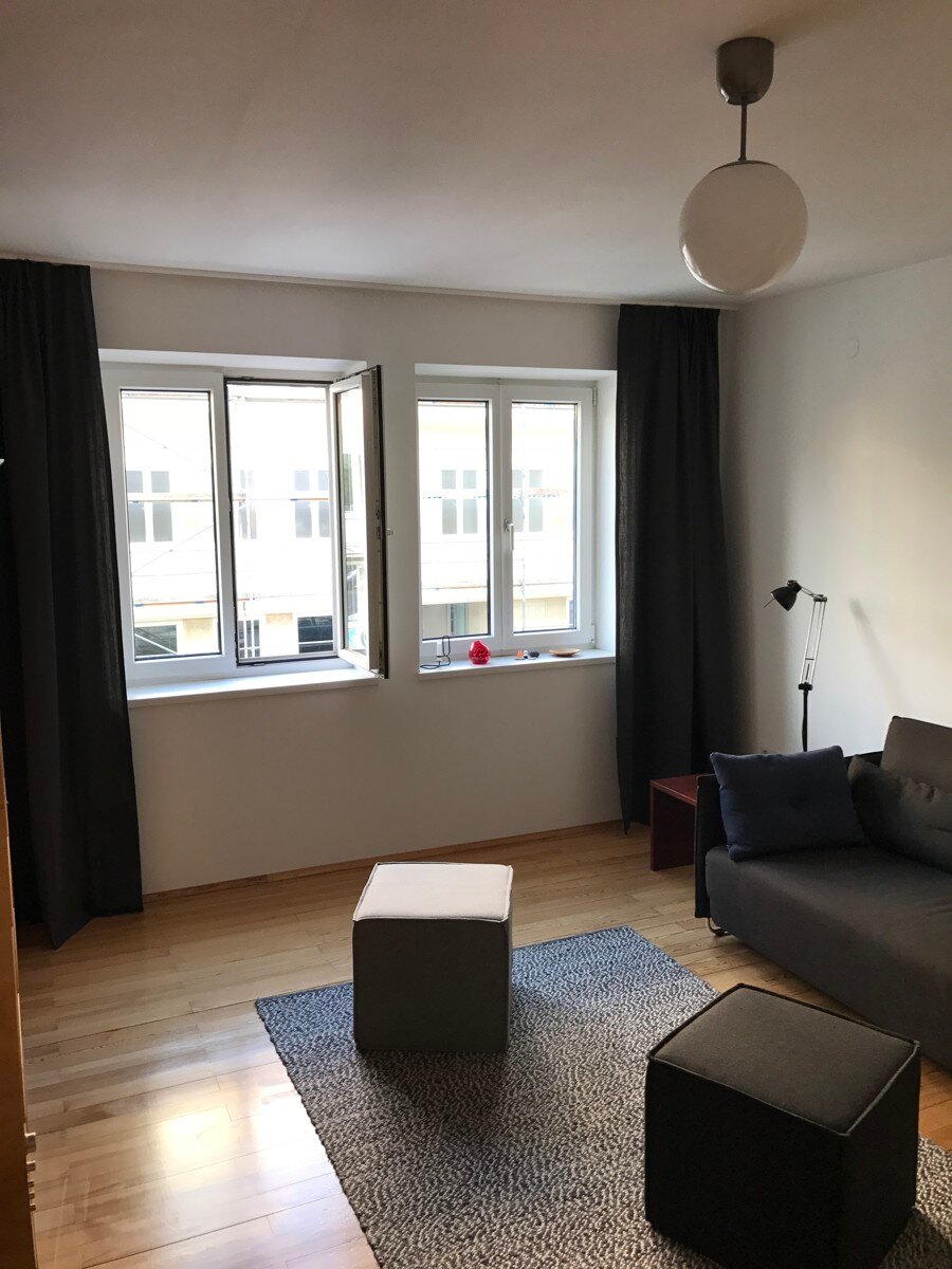 Wohnung zur Miete 1.950 € 2 Zimmer 41,5 m²<br/>Wohnfläche 15.12.2024<br/>Verfügbarkeit Universität München 80799