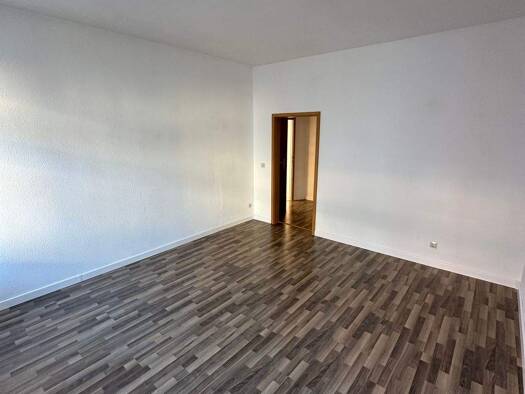 Wohnung zur Miete 580 € 4 Zimmer 93 m² frei ab sofort Robert-Koch-Straße 32 Ostviertel Gera 07546