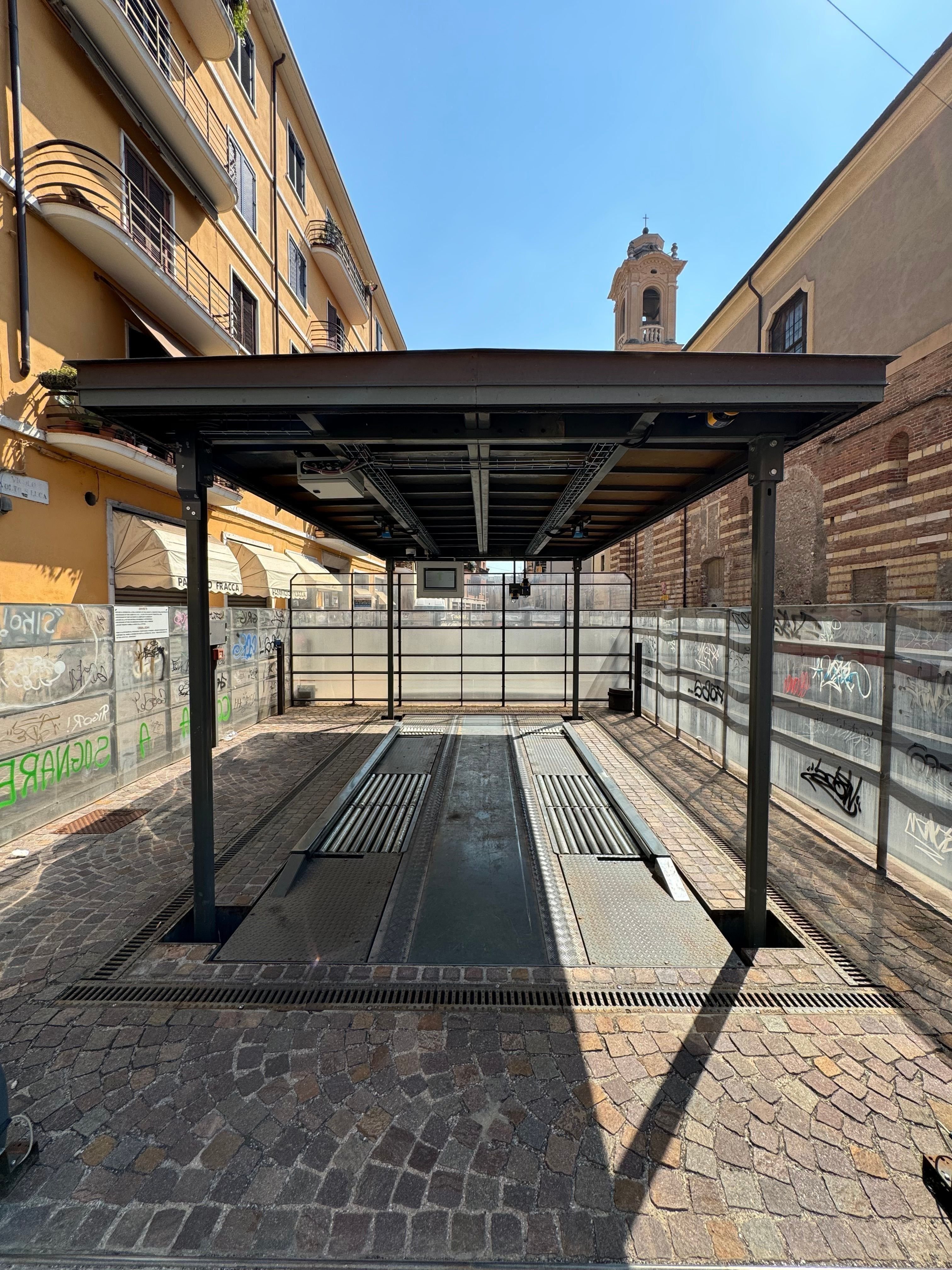 Tiefgaragenstellplatz zum Kauf Piazza degli Arditi 1 Verona