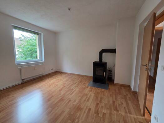 Wohnung zur Miete 388 € 3 Zimmer 61,6 m² Geschoss 1/2 frei ab sofort Kufsteiner Weg 7 Lauta Lauta 02991