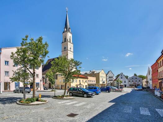 WG-Zimmer zur Miete 1.150 € 4 Zimmer 105 m² Geschoss 1/3 frei ab 01.05.2026 Neumarkt-Sankt Veit 84494