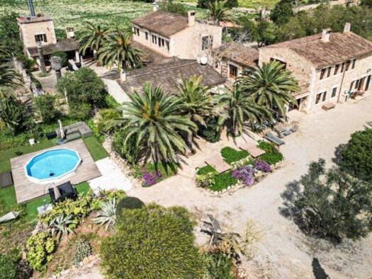 Landhaus zum Kauf 2.250.000 € 8 Zimmer 856 m² 15.628 m² Grundstück Campos 07630