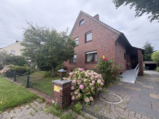 Einfamilienhaus zum Kauf 280.000 € 6 Zimmer 130 m² 1.394 m² Grundstück Nordenham Nordenham 26954