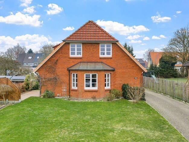 Einfamilienhaus zum Kauf 450.000 € 6 Zimmer 150 m² 641 m² Grundstück Mürwik Flensburg 24944