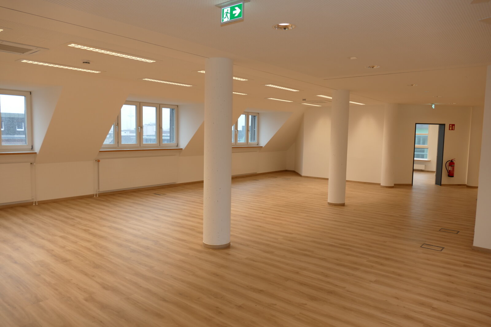 Bürofläche zur Miete 5.060 € 440 m²<br/>Bürofläche Bürgermeister-Smidt-Straße 128 Altstadt Bremen 28195