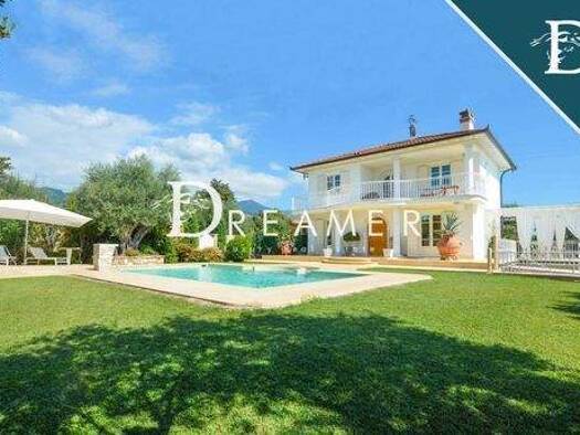 Villa zum Kauf 3.000.000 € 11 Zimmer 275 m² Lucca 55045