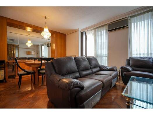 Haus zum Kauf 630.000 € 2 Zimmer 117 m² >Calle de Luis Vélez de Guevara > Madrid 28012