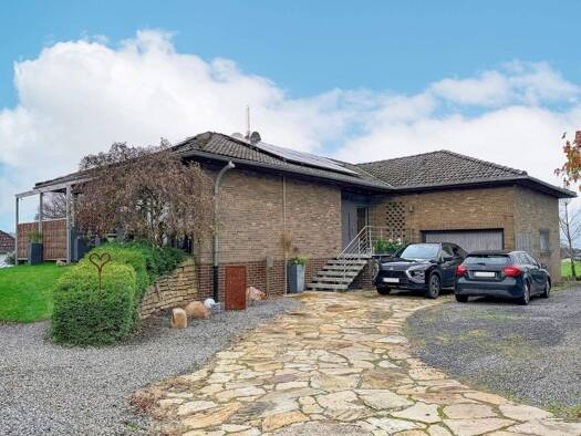 Bungalow zum Kauf 248.000 € 4 Zimmer 128,1 m² 897 m² Grundstück Heuerßen 31700