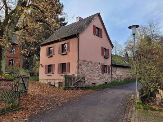 Einfamilienhaus zur Miete 600 € 5 Zimmer 110 m² 200 m² Grundstück frei ab 01.01.2026 Wiesbachtal 15 Frielingen Kirchheim 36275