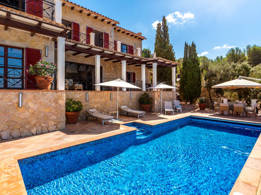 Landhaus zur Miete 6.000 € 4 Zimmer 300 m² 5.000 m² Grundstück frei ab 01.03.2026 Calvia 07184